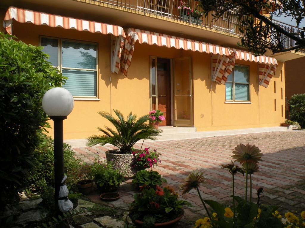 ロゾリーナ Casa Orianaヴィラ エクステリア 写真