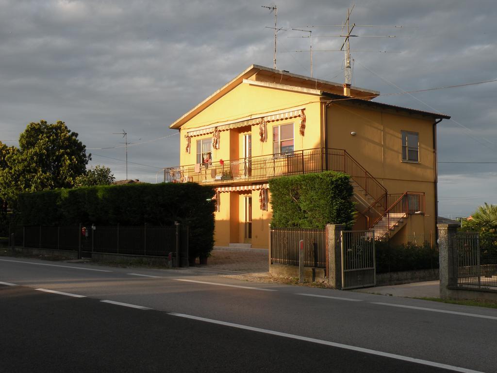 ロゾリーナ Casa Orianaヴィラ エクステリア 写真
